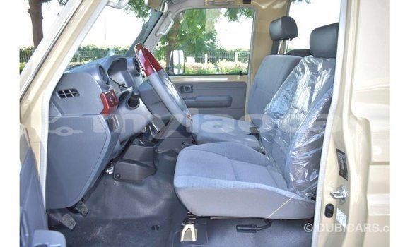 Acheter Import Voiture Toyota Land Cruiser Beige à Import - Dubai, Attapeu Province Acheter Import Voiture Toyota Land Cruiser Beige à Import - Dubai, Attapeu Province