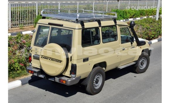 Acheter Import Voiture Toyota Land Cruiser Beige à Import - Dubai, Attapeu Province Acheter Import Voiture Toyota Land Cruiser Beige à Import - Dubai, Attapeu Province