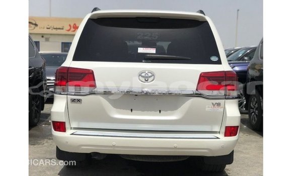 ຊື້ ການ ນຳ ເຂົ້າ Toyota Land Cruiser White ລົດ ໃນ Import - Dubai ໃນ Attapeu Province ຊື້ ການ ນຳ ເຂົ້າ Toyota Land Cruiser White ລົດ ໃນ Import - Dubai ໃນ Attapeu Province