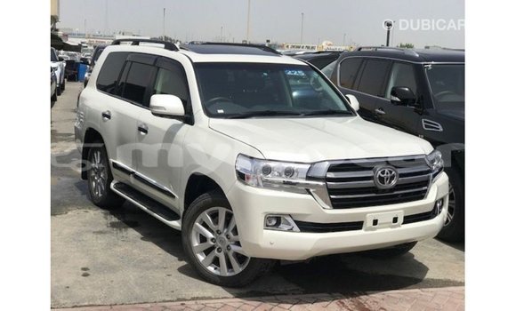 ຊື້ ການ ນຳ ເຂົ້າ Toyota Land Cruiser White ລົດ ໃນ Import - Dubai ໃນ Attapeu Province ຊື້ ການ ນຳ ເຂົ້າ Toyota Land Cruiser White ລົດ ໃນ Import - Dubai ໃນ Attapeu Province