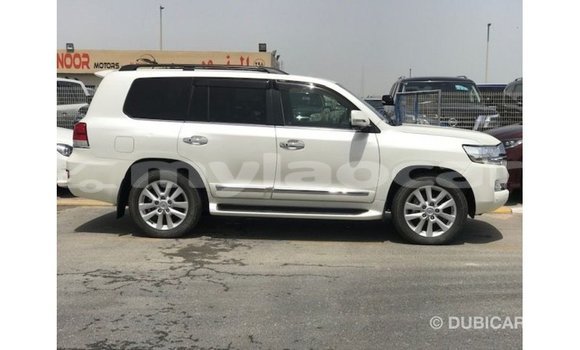 ຊື້ ການ ນຳ ເຂົ້າ Toyota Land Cruiser White ລົດ ໃນ Import - Dubai ໃນ Attapeu Province ຊື້ ການ ນຳ ເຂົ້າ Toyota Land Cruiser White ລົດ ໃນ Import - Dubai ໃນ Attapeu Province