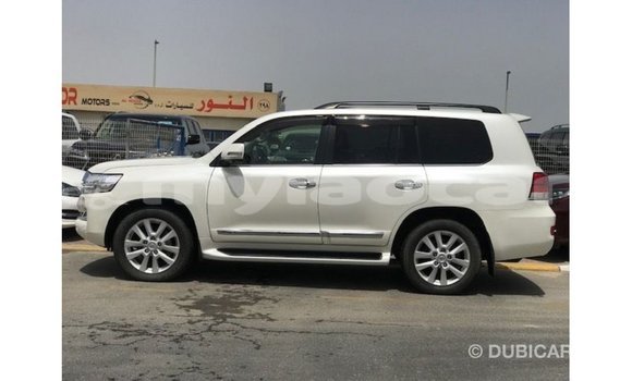 ຊື້ ການ ນຳ ເຂົ້າ Toyota Land Cruiser White ລົດ ໃນ Import - Dubai ໃນ Attapeu Province ຊື້ ການ ນຳ ເຂົ້າ Toyota Land Cruiser White ລົດ ໃນ Import - Dubai ໃນ Attapeu Province