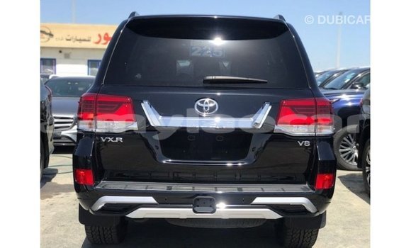 Acheter Import Voiture Toyota Land Cruiser Noir à Import - Dubai, Attapeu Province Acheter Import Voiture Toyota Land Cruiser Noir à Import - Dubai, Attapeu Province