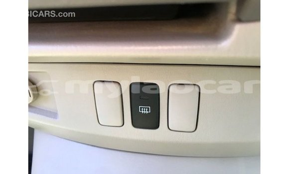 Acheter Import Voiture Toyota Hilux Noir à Import - Dubai, Attapeu Province Acheter Import Voiture Toyota Hilux Noir à Import - Dubai, Attapeu Province