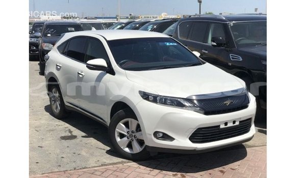 ຊື້ ການ ນຳ ເຂົ້າ Toyota Harrier White ລົດ ໃນ Import - Dubai ໃນ Attapeu Province ຊື້ ການ ນຳ ເຂົ້າ Toyota Harrier White ລົດ ໃນ Import - Dubai ໃນ Attapeu Province
