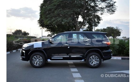 Acheter Import Voiture Toyota Fortuner Noir à Import - Dubai, Attapeu Province Acheter Import Voiture Toyota Fortuner Noir à Import - Dubai, Attapeu Province