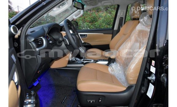Acheter Import Voiture Toyota Fortuner Noir à Import - Dubai, Attapeu Province Acheter Import Voiture Toyota Fortuner Noir à Import - Dubai, Attapeu Province