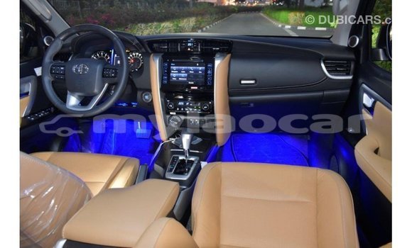 Acheter Import Voiture Toyota Fortuner Noir à Import - Dubai, Attapeu Province Acheter Import Voiture Toyota Fortuner Noir à Import - Dubai, Attapeu Province