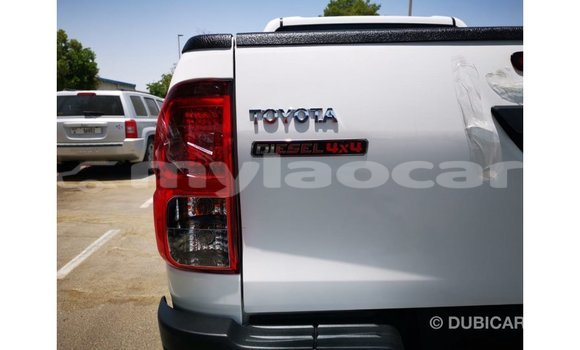 Buy Import Toyota Hilux White Car in Import - Dubai in Attapeu Province Buy Import Toyota Hilux White Car in Import - Dubai in Attapeu Province