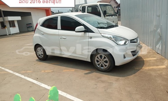 Buy Used Hyundai i10 White Car in Attapeu in Attapeu Province