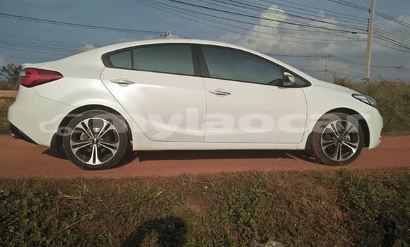 Buy Used Kia Cerato White Car in Vientiane in Vientiane Province Buy Used Kia Cerato White Car in Vientiane in Vientiane Province
