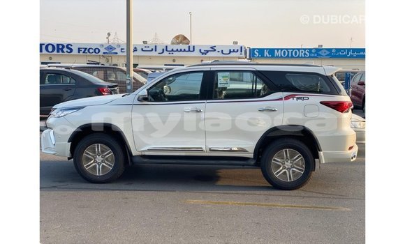 Buy Import Toyota Fortuner White Car in Import - Dubai in Attapeu Province Buy Import Toyota Fortuner White Car in Import - Dubai in Attapeu Province