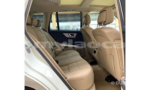 Buy Import Mercedes-Benz 190 (W201) White Car in Import - Dubai in Attapeu Province Buy Import Mercedes-Benz 190 (W201) White Car in Import - Dubai in Attapeu Province