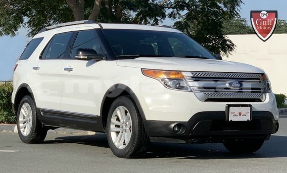 Buy Import Ford Explorer White Car in Import - Dubai in Attapeu Province
