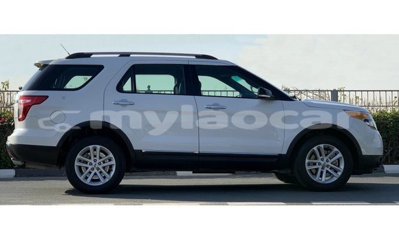 Buy Import Ford Explorer White Car in Import - Dubai in Attapeu Province Buy Import Ford Explorer White Car in Import - Dubai in Attapeu Province