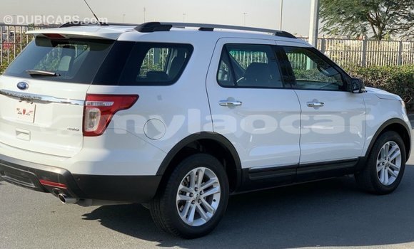 Buy Import Ford Explorer White Car in Import - Dubai in Attapeu Province Buy Import Ford Explorer White Car in Import - Dubai in Attapeu Province