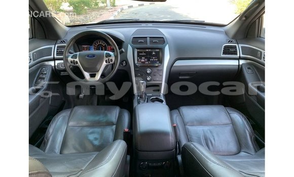 Buy Import Ford Explorer White Car in Import - Dubai in Attapeu Province Buy Import Ford Explorer White Car in Import - Dubai in Attapeu Province