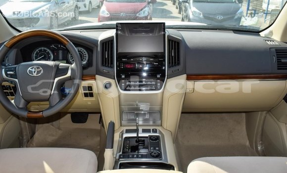 ຊື້ ການ ນຳ ເຂົ້າ Toyota Land Cruiser White ລົດ ໃນ Import - Dubai ໃນ Attapeu Province ຊື້ ການ ນຳ ເຂົ້າ Toyota Land Cruiser White ລົດ ໃນ Import - Dubai ໃນ Attapeu Province