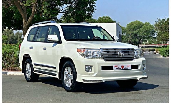 Buy Import Toyota Land Cruiser White Car in Import - Dubai in Attapeu Province Buy Import Toyota Land Cruiser White Car in Import - Dubai in Attapeu Province