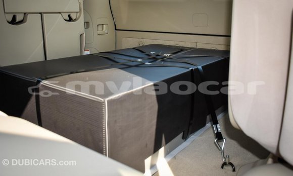 ຊື້ ການ ນຳ ເຂົ້າ Toyota Land Cruiser White ລົດ ໃນ Import - Dubai ໃນ Attapeu Province ຊື້ ການ ນຳ ເຂົ້າ Toyota Land Cruiser White ລົດ ໃນ Import - Dubai ໃນ Attapeu Province