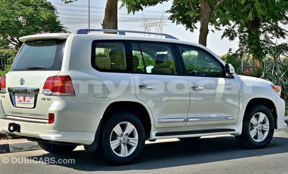Buy Import Toyota Land Cruiser White Car in Import - Dubai in Attapeu Province Buy Import Toyota Land Cruiser White Car in Import - Dubai in Attapeu Province