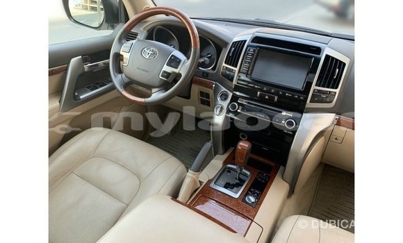 Buy Import Toyota Land Cruiser White Car in Import - Dubai in Attapeu Province Buy Import Toyota Land Cruiser White Car in Import - Dubai in Attapeu Province