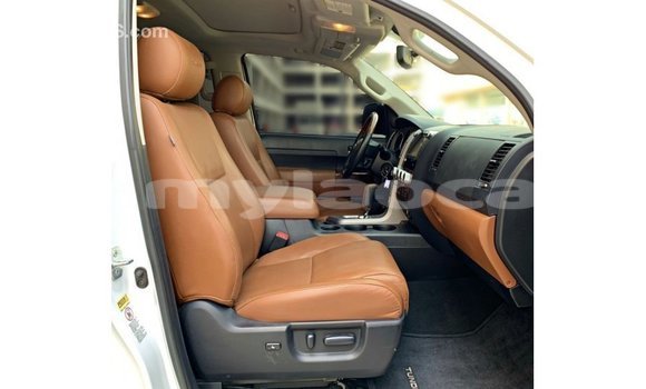 Buy Import Toyota Tundra White Car in Import - Dubai in Attapeu Province Buy Import Toyota Tundra White Car in Import - Dubai in Attapeu Province