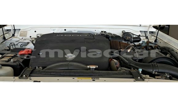Buy Import Nissan Patrol White Car in Import - Dubai in Attapeu Province Buy Import Nissan Patrol White Car in Import - Dubai in Attapeu Province