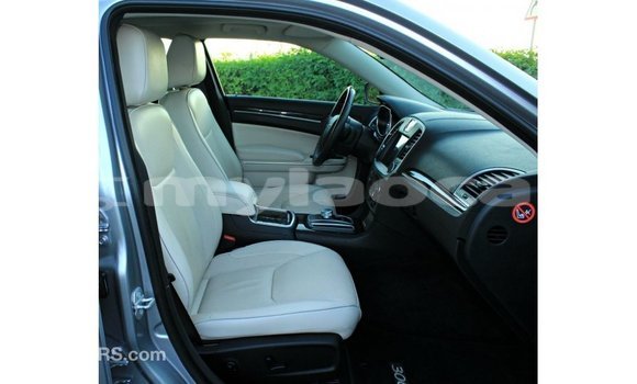 Buy Import Chrysler 300 Other Car in Import - Dubai in Attapeu Province Buy Import Chrysler 300 Other Car in Import - Dubai in Attapeu Province