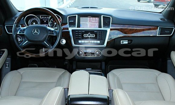 Buy Import Mercedes-Benz 190 (W201) White Car in Import - Dubai in Attapeu Province Buy Import Mercedes-Benz 190 (W201) White Car in Import - Dubai in Attapeu Province