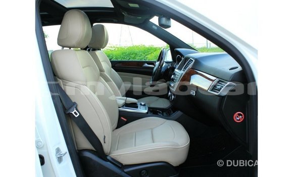 Buy Import Mercedes-Benz 190 (W201) White Car in Import - Dubai in Attapeu Province Buy Import Mercedes-Benz 190 (W201) White Car in Import - Dubai in Attapeu Province