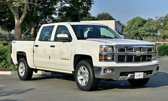 Buy Import Chevrolet Silverado White Car in Import - Dubai in Attapeu Province