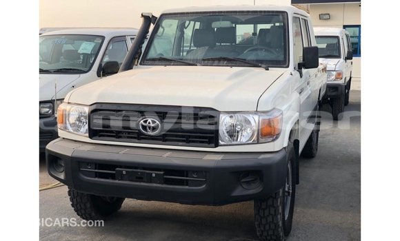Buy Import Toyota Land Cruiser White Car in Import - Dubai in Attapeu Province Buy Import Toyota Land Cruiser White Car in Import - Dubai in Attapeu Province