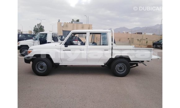 Buy Import Toyota Land Cruiser White Car in Import - Dubai in Attapeu Province Buy Import Toyota Land Cruiser White Car in Import - Dubai in Attapeu Province