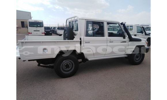Buy Import Toyota Land Cruiser White Car in Import - Dubai in Attapeu Province Buy Import Toyota Land Cruiser White Car in Import - Dubai in Attapeu Province