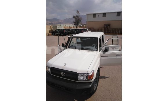 Buy Import Toyota Land Cruiser White Car in Import - Dubai in Attapeu Province Buy Import Toyota Land Cruiser White Car in Import - Dubai in Attapeu Province