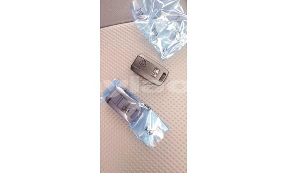 Buy Import Toyota Land Cruiser White Car in Import - Dubai in Attapeu Province Buy Import Toyota Land Cruiser White Car in Import - Dubai in Attapeu Province