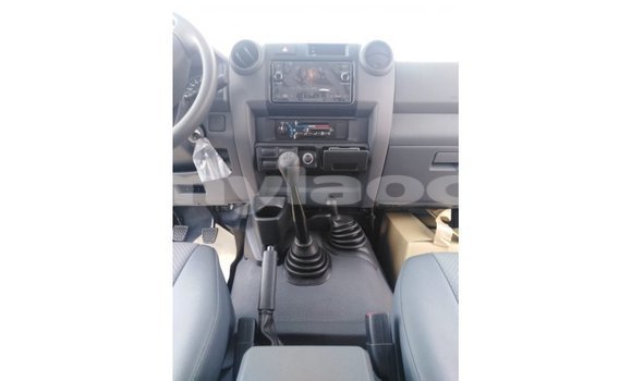 Buy Import Toyota Land Cruiser White Car in Import - Dubai in Attapeu Province Buy Import Toyota Land Cruiser White Car in Import - Dubai in Attapeu Province