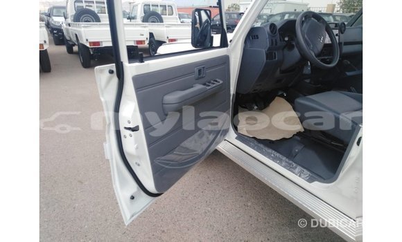 Buy Import Toyota Land Cruiser White Car in Import - Dubai in Attapeu Province Buy Import Toyota Land Cruiser White Car in Import - Dubai in Attapeu Province