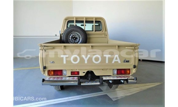 Buy Import Toyota Land Cruiser Beige Car in Import - Dubai in Attapeu Province Buy Import Toyota Land Cruiser Beige Car in Import - Dubai in Attapeu Province