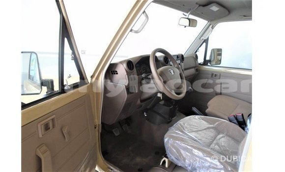 Buy Import Toyota Land Cruiser Beige Car in Import - Dubai in Attapeu Province Buy Import Toyota Land Cruiser Beige Car in Import - Dubai in Attapeu Province