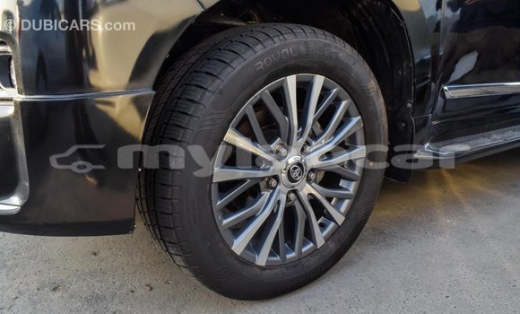 Acheter Import Voiture Toyota Land Cruiser Noir à Import - Dubai, Attapeu Province Acheter Import Voiture Toyota Land Cruiser Noir à Import - Dubai, Attapeu Province