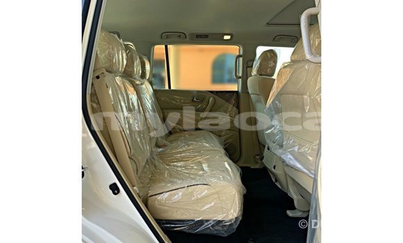 Buy Import Nissan Patrol White Car in Import - Dubai in Attapeu Province Buy Import Nissan Patrol White Car in Import - Dubai in Attapeu Province
