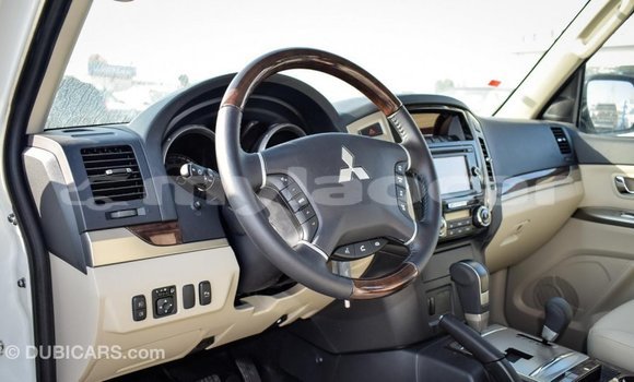 Buy Import Mitsubishi Pajero White Car in Import - Dubai in Attapeu Province Buy Import Mitsubishi Pajero White Car in Import - Dubai in Attapeu Province