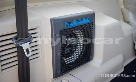 Buy Import Mitsubishi Pajero White Car in Import - Dubai in Attapeu Province