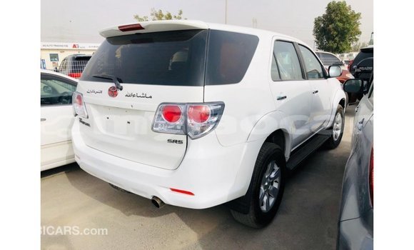 Buy Import Toyota Fortuner White Car in Import - Dubai in Attapeu Province Buy Import Toyota Fortuner White Car in Import - Dubai in Attapeu Province