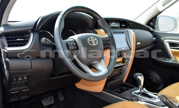 Buy Import Toyota Fortuner White Car in Import - Dubai in Attapeu Province Buy Import Toyota Fortuner White Car in Import - Dubai in Attapeu Province