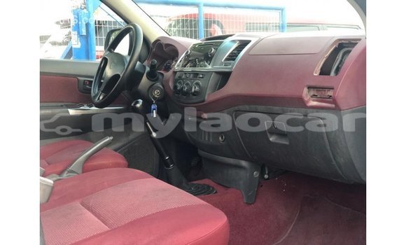 Buy Import Toyota Hilux White Car in Import - Dubai in Attapeu Province Buy Import Toyota Hilux White Car in Import - Dubai in Attapeu Province