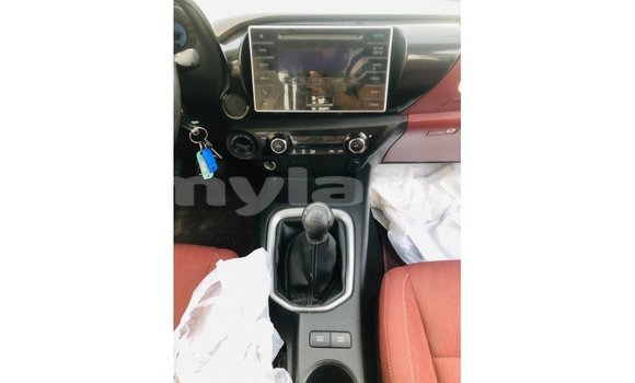 Buy Import Toyota Hilux White Car in Import - Dubai in Attapeu Province Buy Import Toyota Hilux White Car in Import - Dubai in Attapeu Province