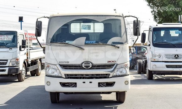 Buy Import Hino 300 Series White Truck in Import - Dubai in Attapeu Province Buy Import Hino 300 Series White Truck in Import - Dubai in Attapeu Province